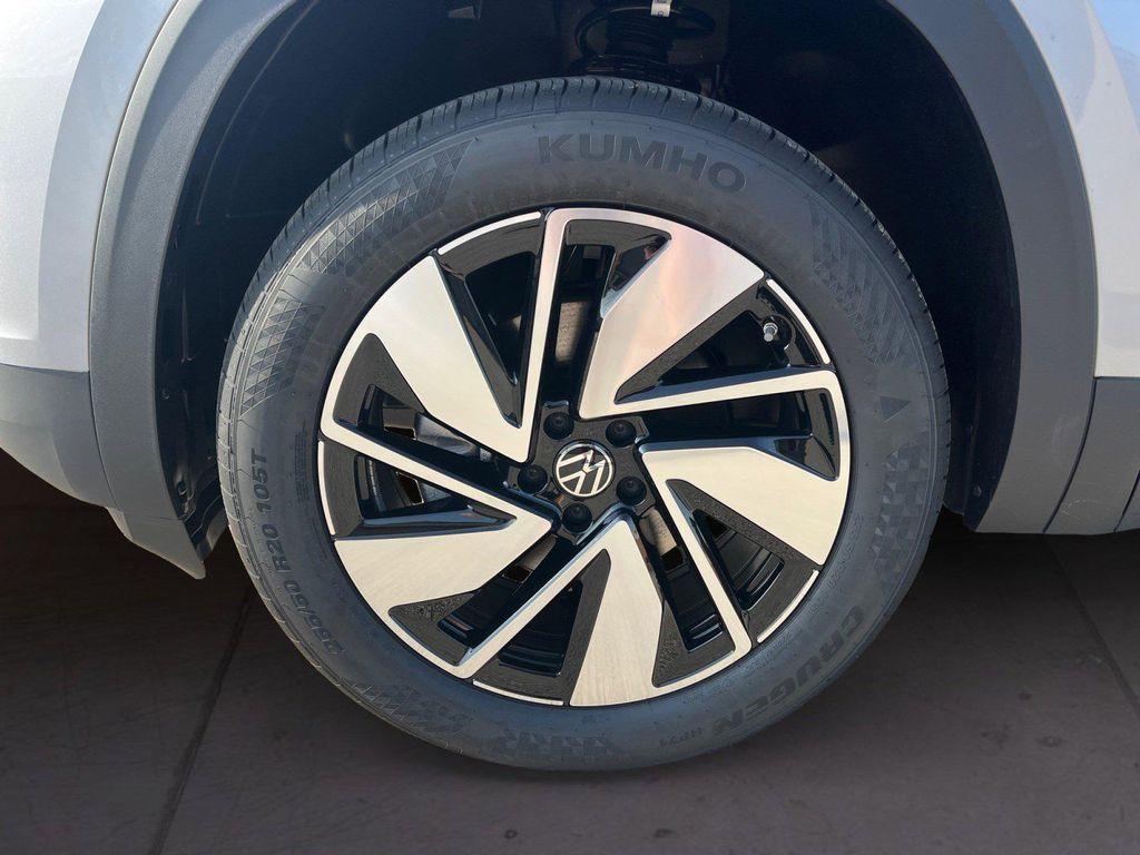 new 2026 Volkswagen Atlas car, priced at $43,272