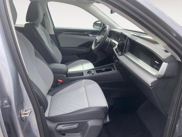 new 2025 Volkswagen Tiguan car, priced at $33,670