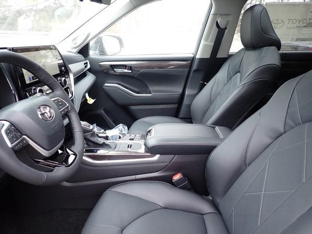 new 2026 Toyota Highlander Hybrid car, priced at $57,118