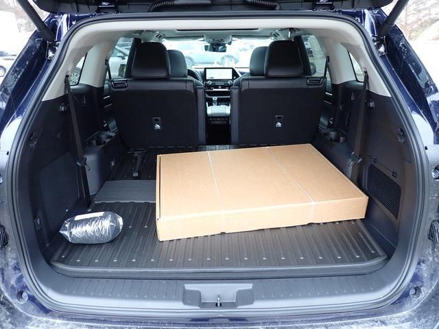 new 2026 Toyota Highlander Hybrid car, priced at $57,118