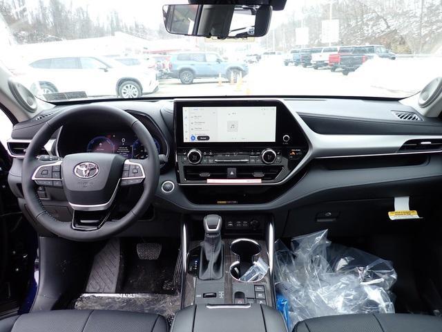new 2026 Toyota Highlander Hybrid car, priced at $57,118