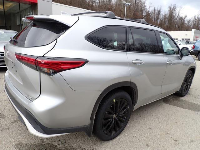 used 2023 Toyota Highlander car, priced at $38,941