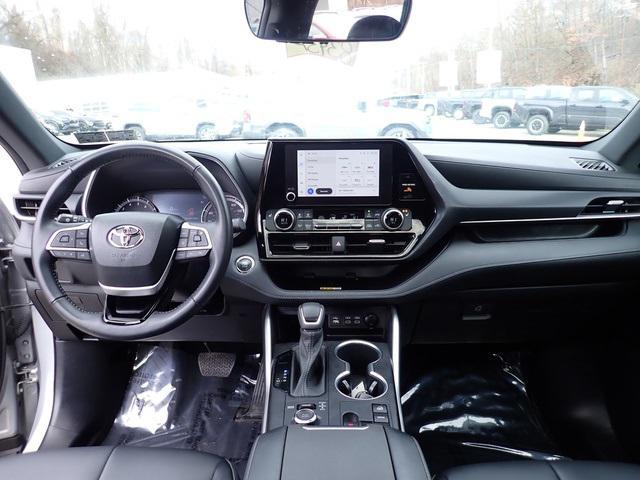 used 2023 Toyota Highlander car, priced at $38,941