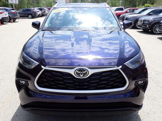 used 2022 Toyota Highlander car, priced at $34,403