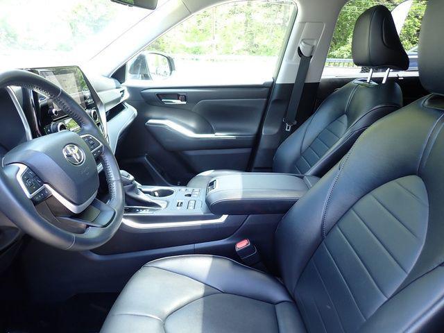 used 2023 Toyota Highlander car, priced at $39,984