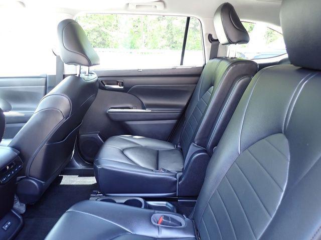 used 2023 Toyota Highlander car, priced at $39,984