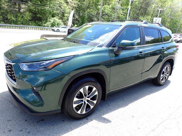 used 2023 Toyota Highlander car, priced at $39,984