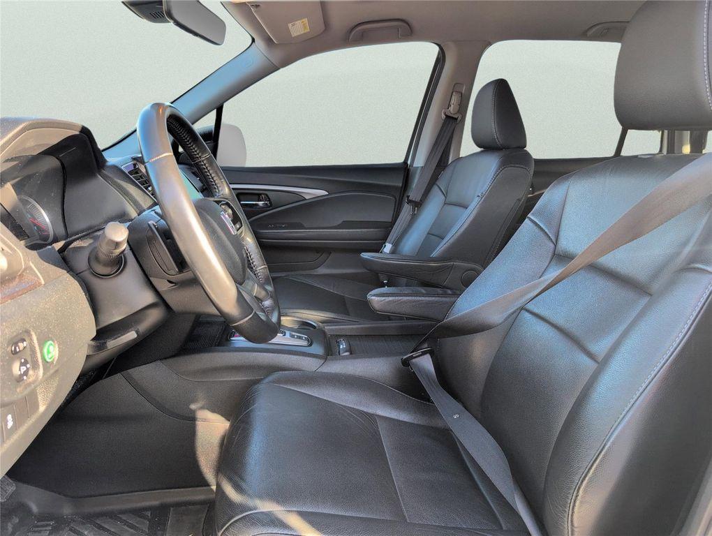 used 2021 Honda Pilot car, priced at $25,787