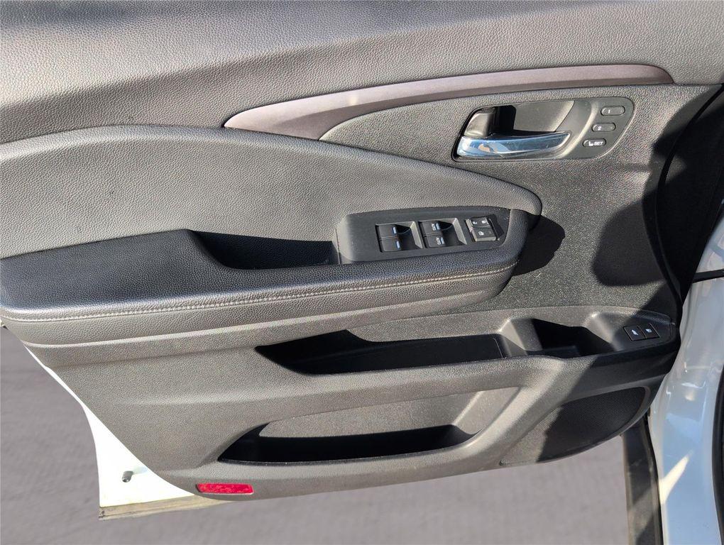 used 2021 Honda Pilot car, priced at $25,787