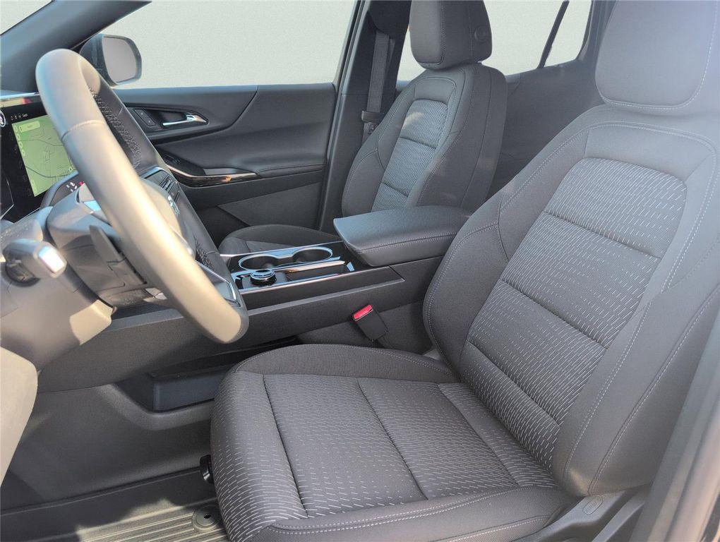 new 2026 Chevrolet Equinox car, priced at $32,321