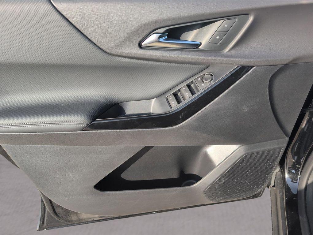 new 2026 Chevrolet Equinox car, priced at $32,321