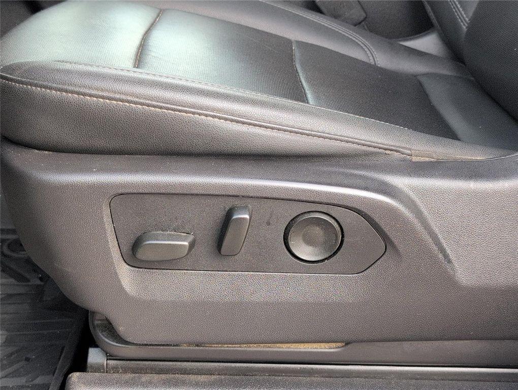 used 2024 Chevrolet Silverado 1500 car, priced at $39,995