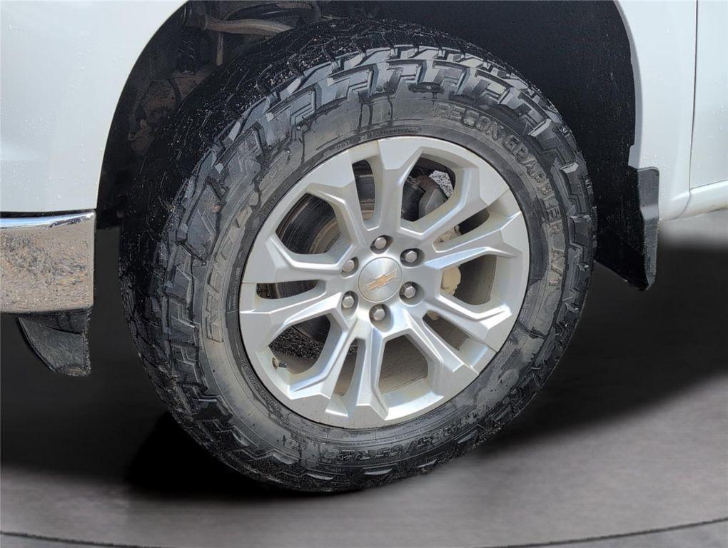 used 2024 Chevrolet Silverado 1500 car, priced at $39,995