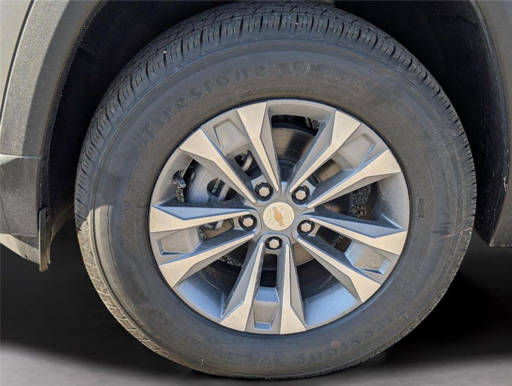 new 2026 Chevrolet Equinox car, priced at $33,266