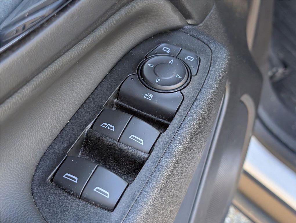 used 2022 Chevrolet Equinox car, priced at $18,293