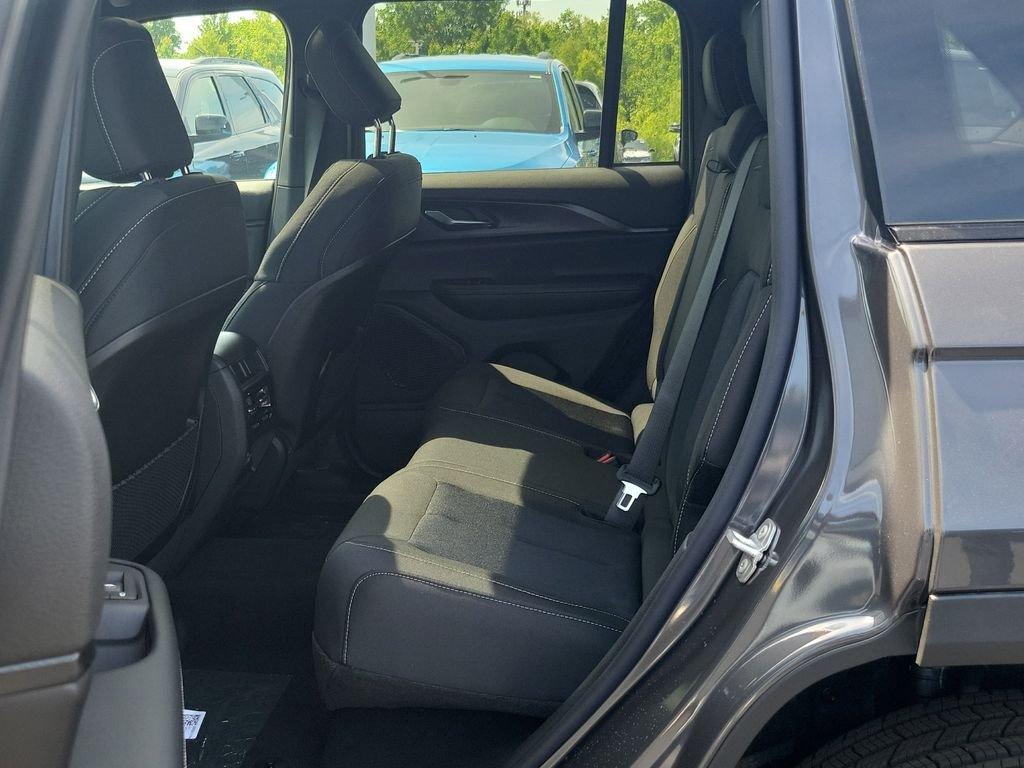 new 2026 Jeep Grand Cherokee car, priced at $42,913