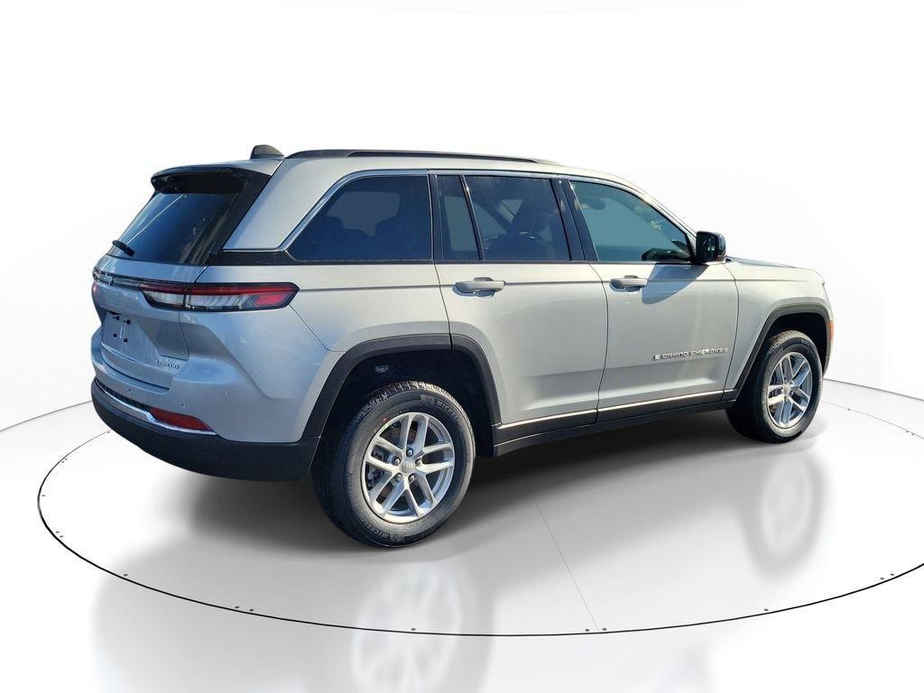 new 2026 Jeep Grand Cherokee car, priced at $42,009