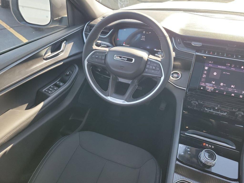 new 2026 Jeep Grand Cherokee car, priced at $42,009