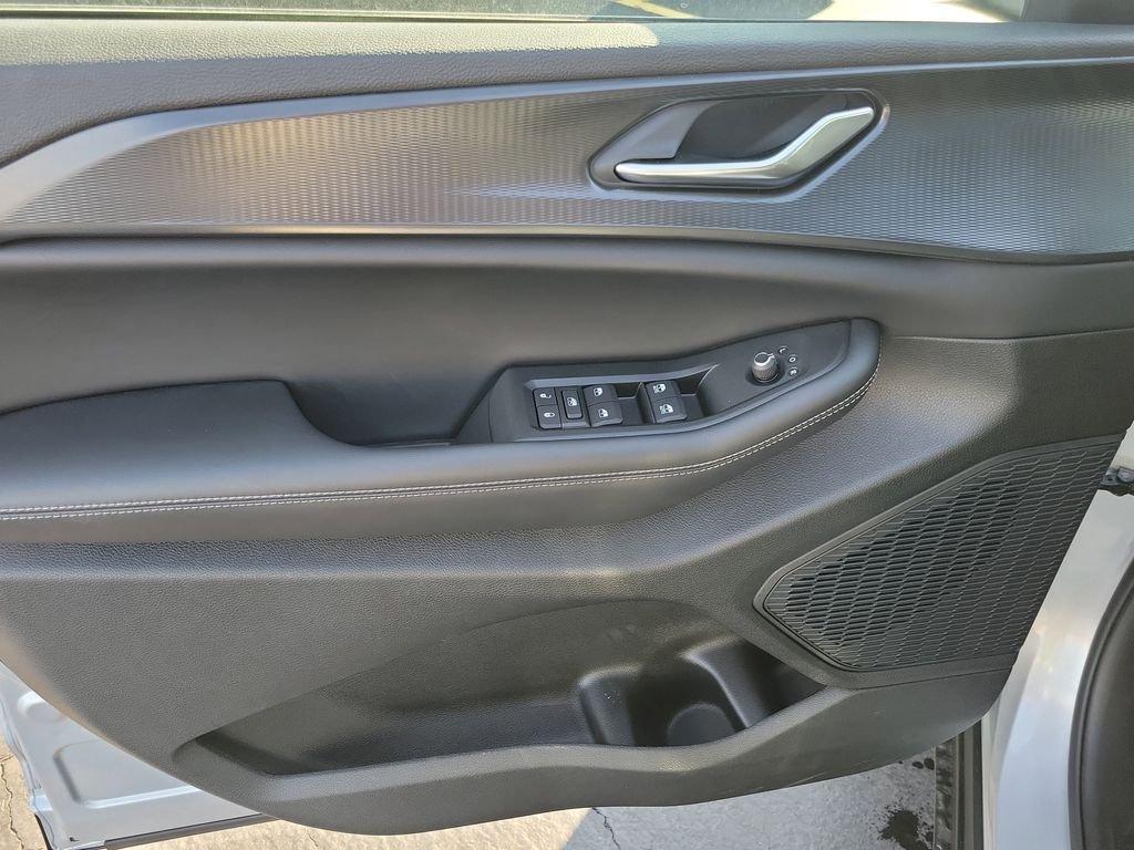 new 2026 Jeep Grand Cherokee car, priced at $42,009
