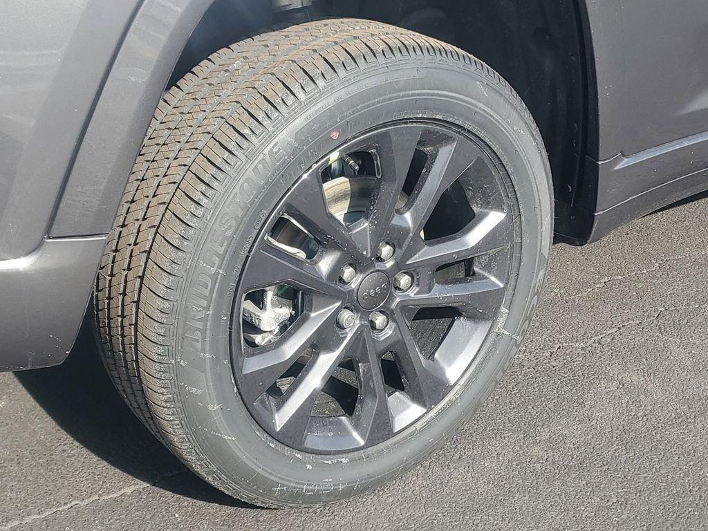 new 2026 Jeep Grand Cherokee car, priced at $50,298