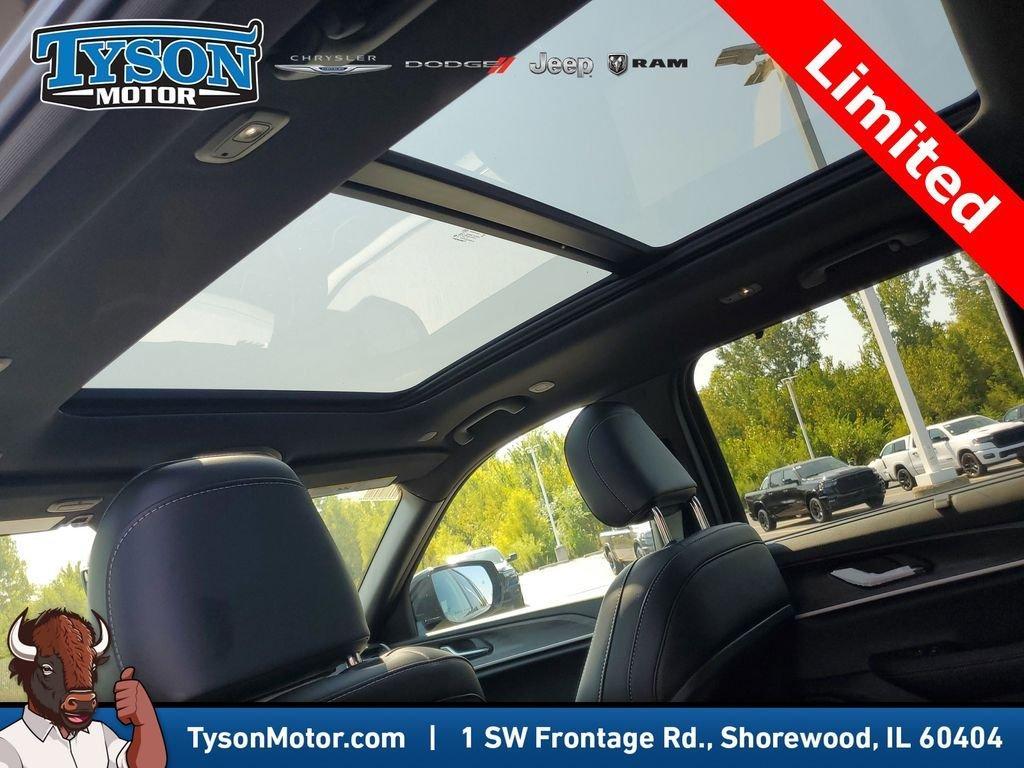 new 2025 Jeep Grand Cherokee car, priced at $47,244