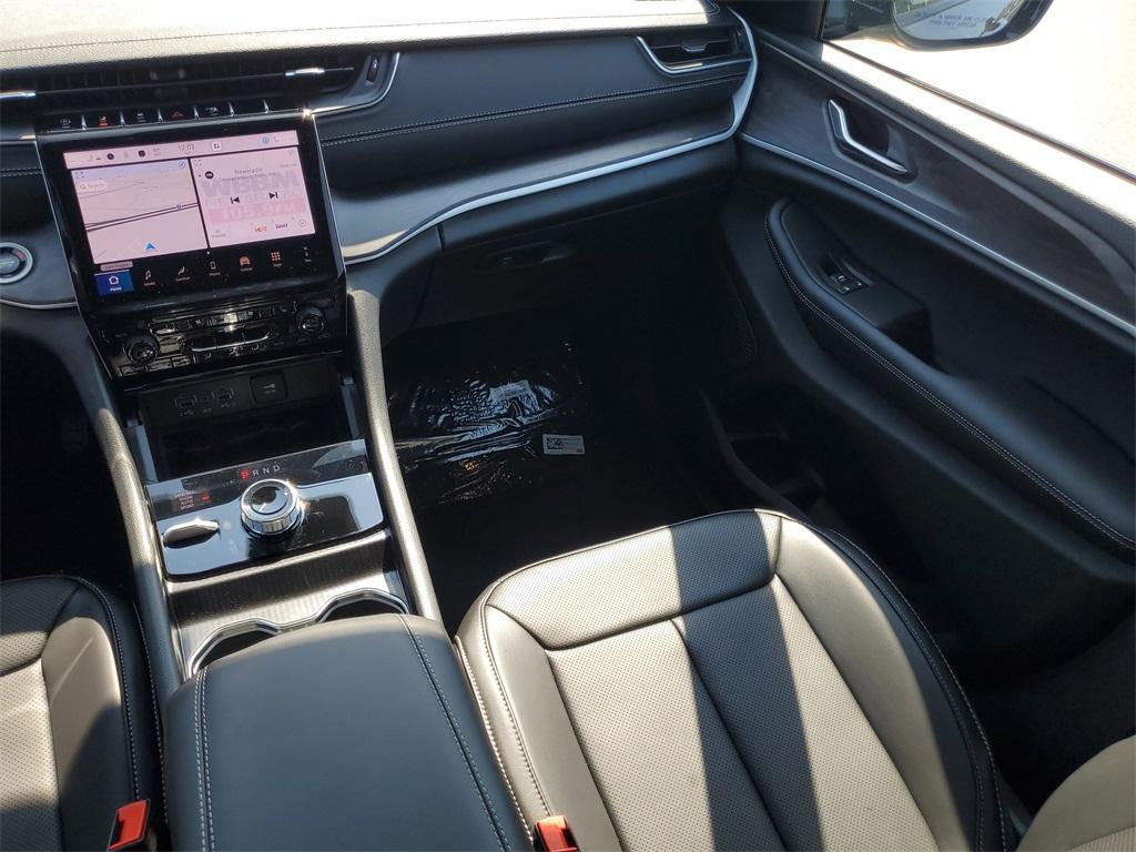 new 2025 Jeep Grand Cherokee car, priced at $44,494