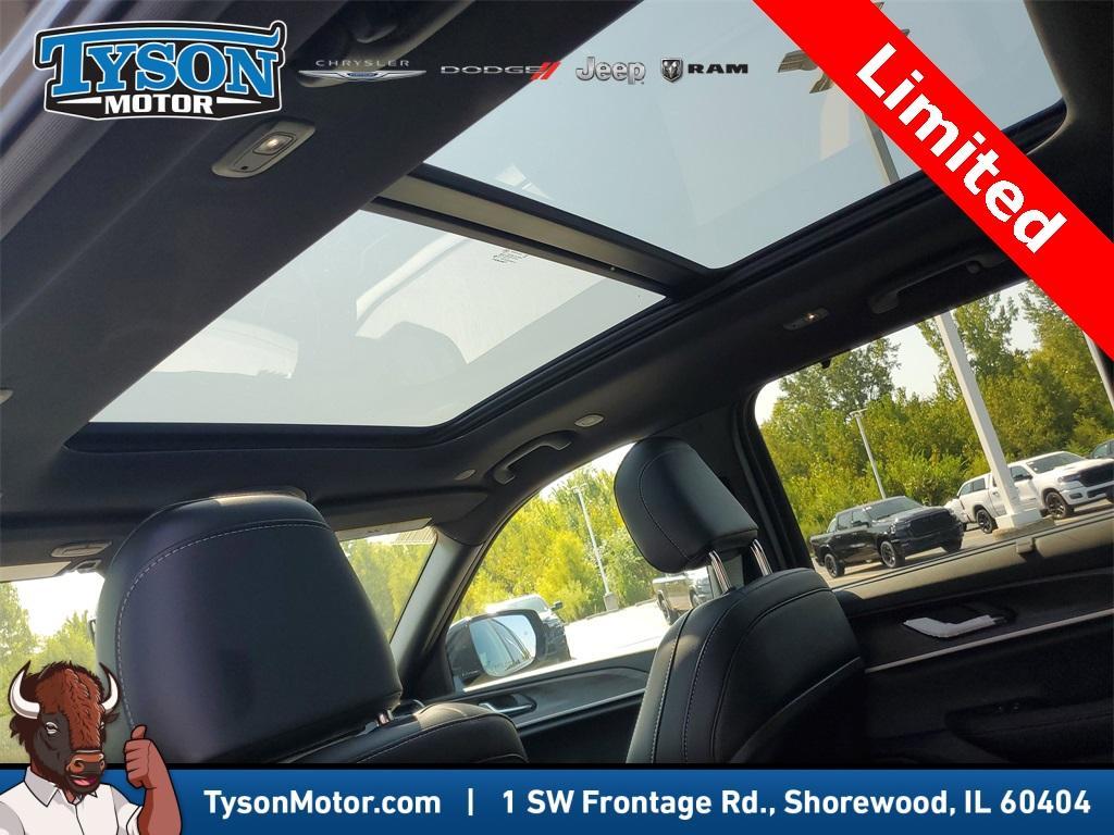 new 2025 Jeep Grand Cherokee car, priced at $49,494