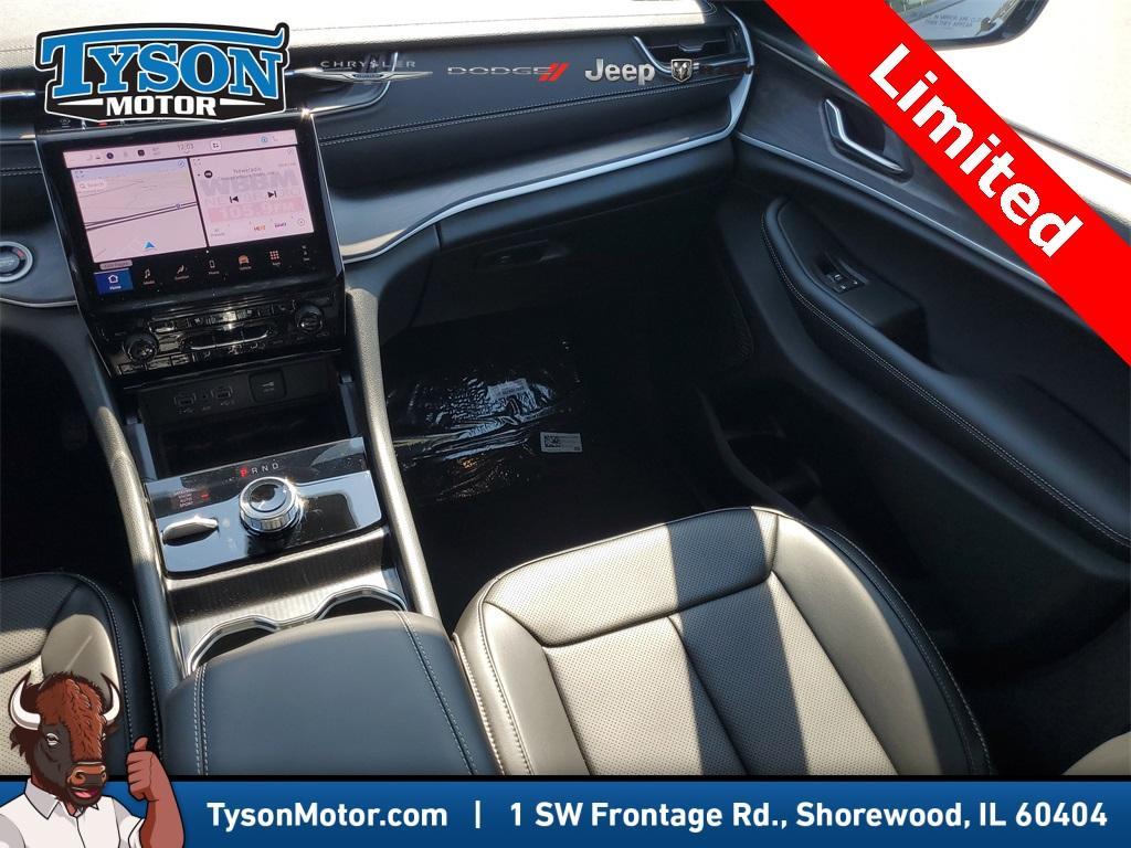 new 2025 Jeep Grand Cherokee car, priced at $49,494