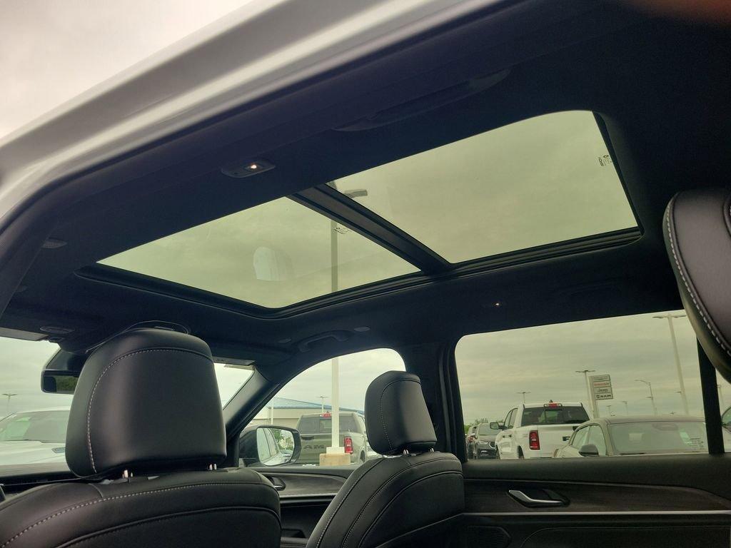 new 2026 Jeep Grand Cherokee L car, priced at $51,644