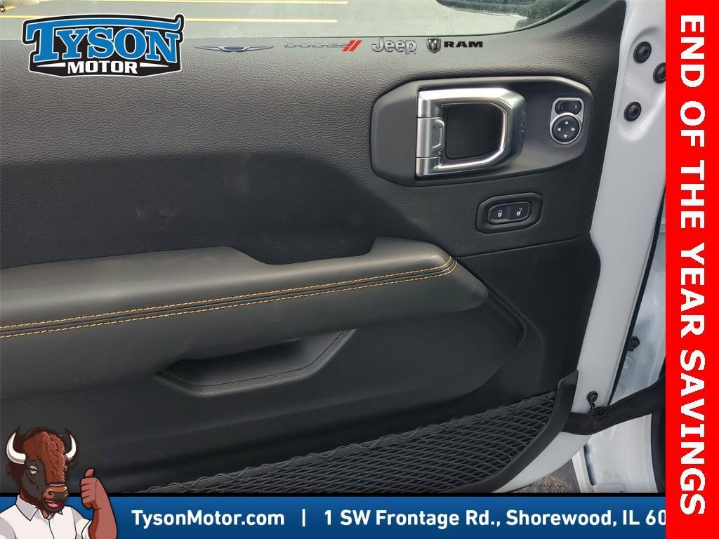 new 2025 Jeep Wrangler car, priced at $48,304