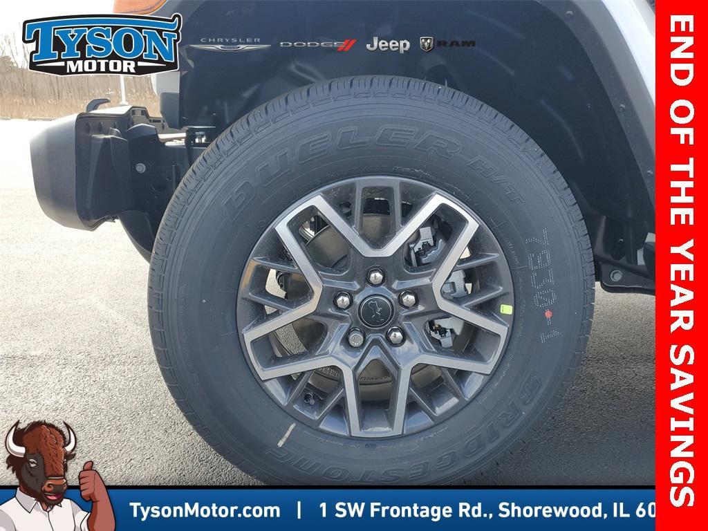 new 2025 Jeep Wrangler car, priced at $48,304