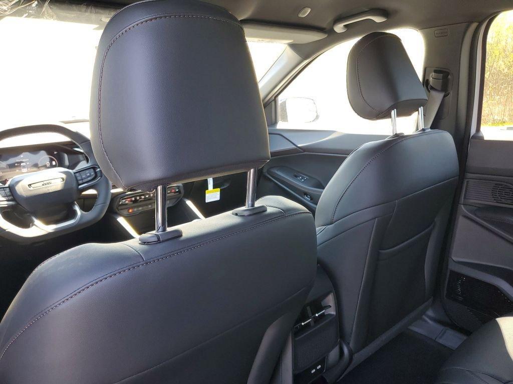 new 2026 Jeep Cherokee car, priced at $40,999