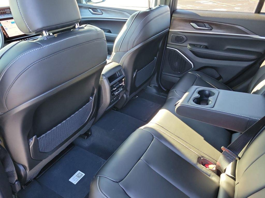 new 2026 Jeep Grand Cherokee car, priced at $47,298