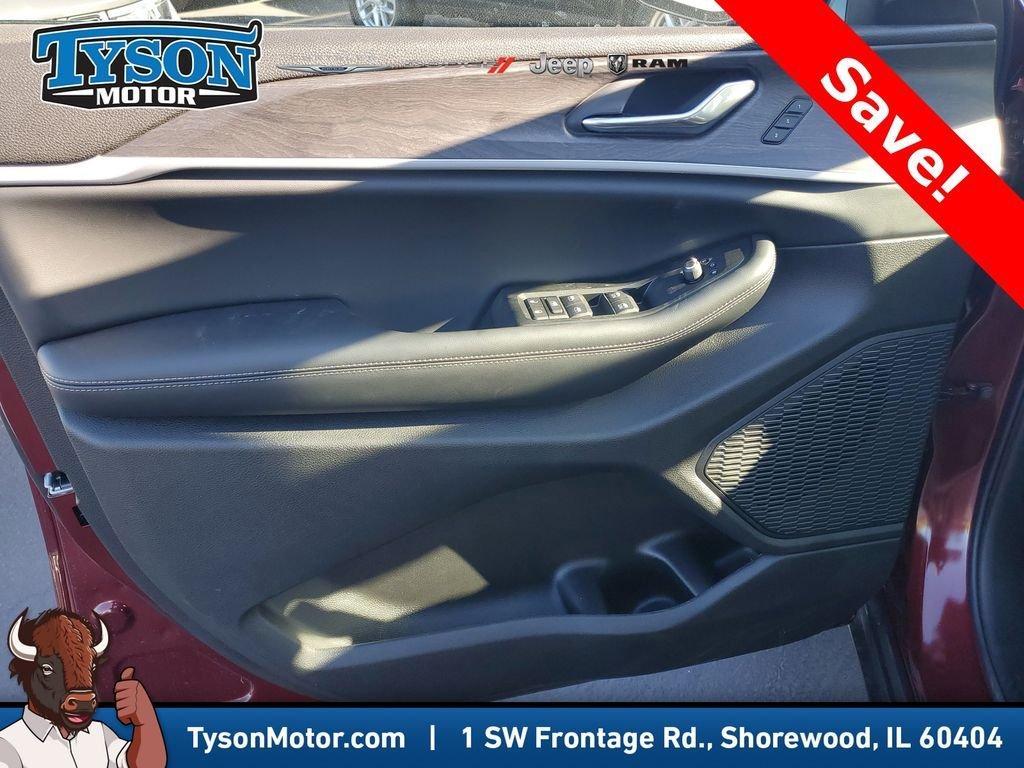 new 2025 Jeep Grand Cherokee car, priced at $49,244