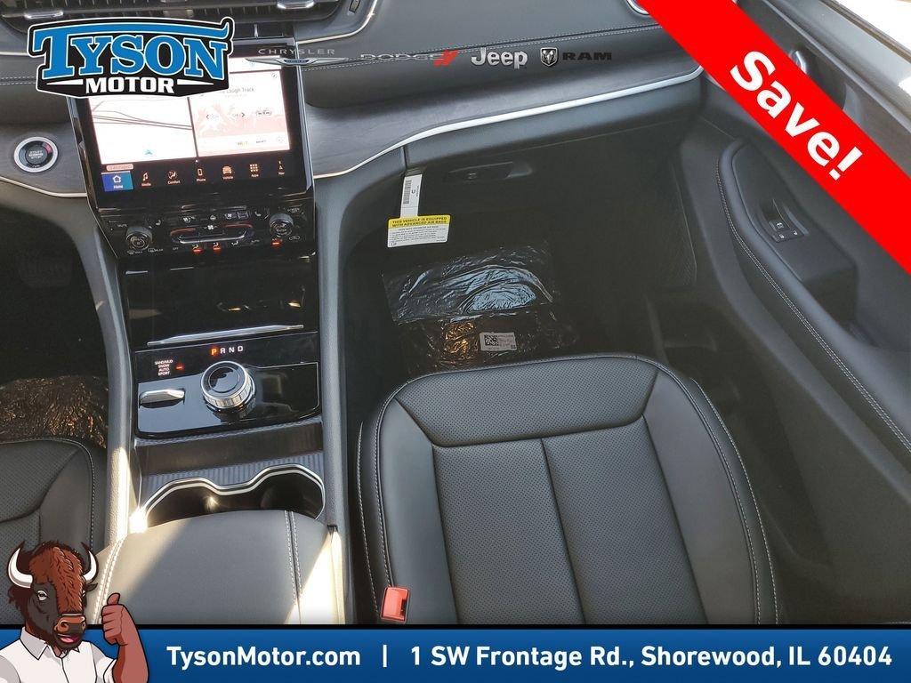 new 2025 Jeep Grand Cherokee car, priced at $49,244