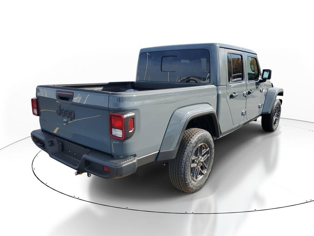 new 2026 Jeep Gladiator car, priced at $43,471