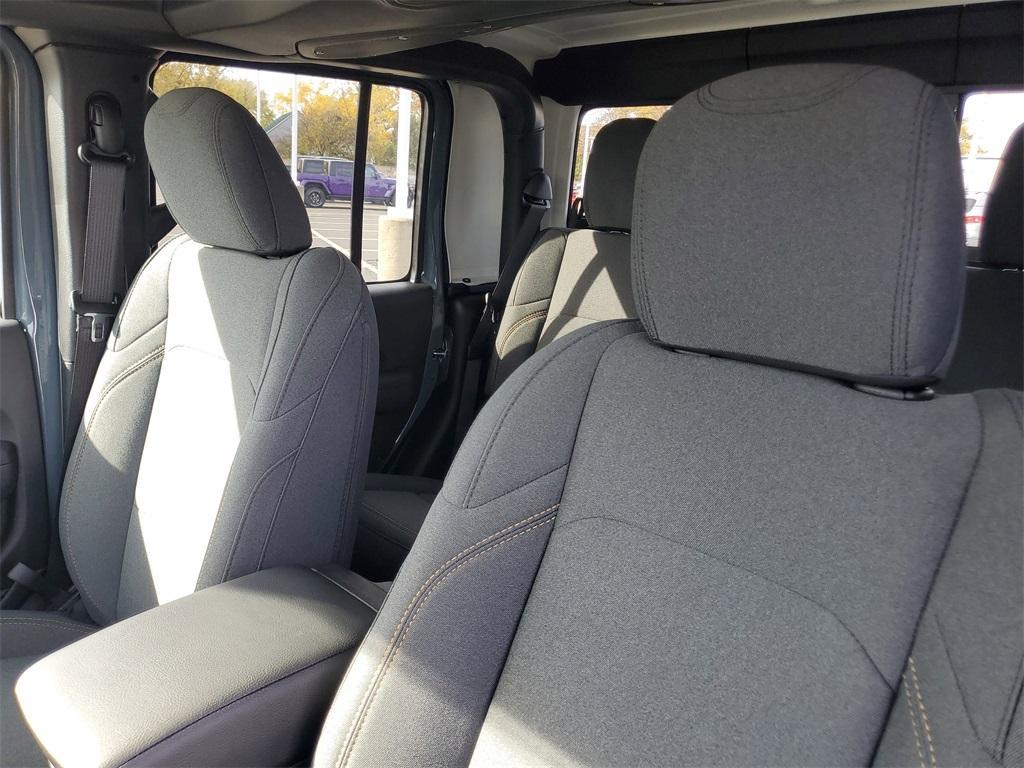 new 2026 Jeep Gladiator car, priced at $45,020