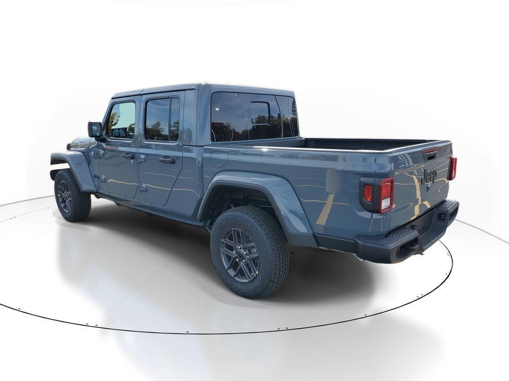 new 2026 Jeep Gladiator car, priced at $43,471