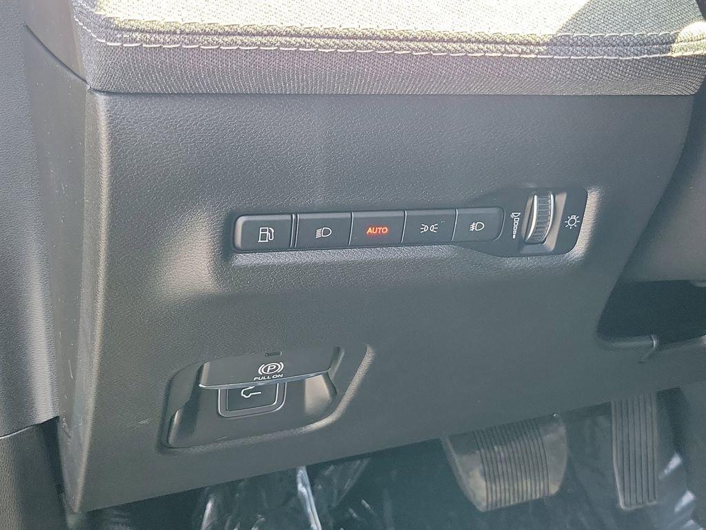 new 2026 Jeep Cherokee car, priced at $38,998