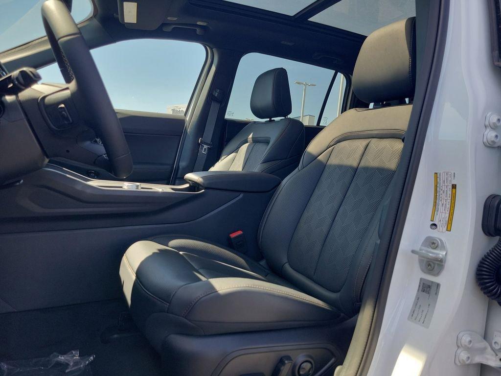 new 2026 Jeep Cherokee car, priced at $44,499