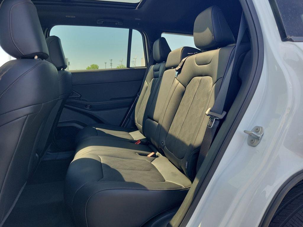 new 2026 Jeep Cherokee car, priced at $44,499