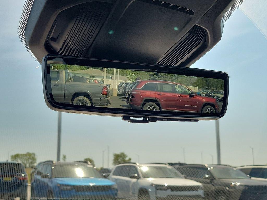 new 2026 Jeep Cherokee car, priced at $44,499
