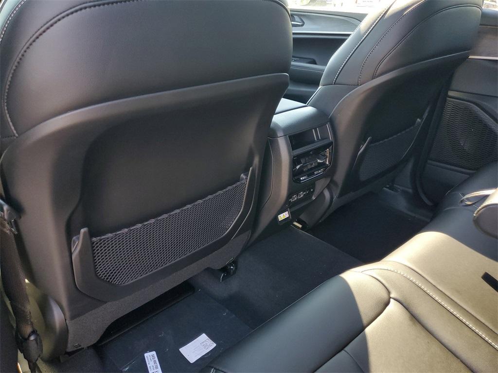 new 2025 Jeep Grand Cherokee car, priced at $39,283