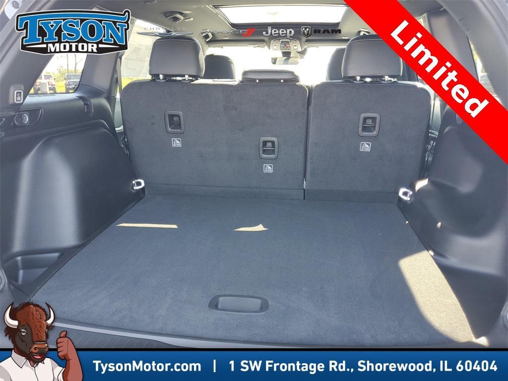 new 2025 Jeep Grand Cherokee car, priced at $44,283