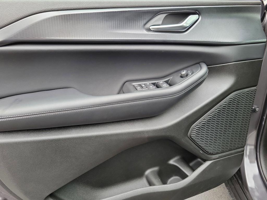 new 2026 Jeep Grand Cherokee car, priced at $41,590