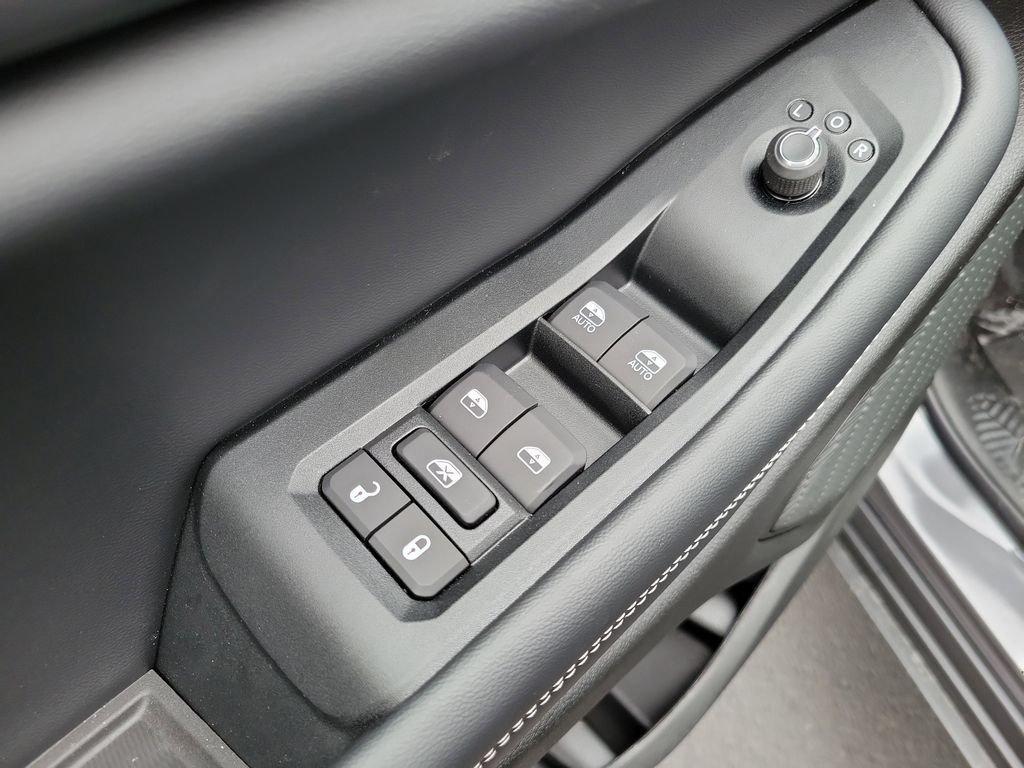 new 2026 Jeep Grand Cherokee car, priced at $41,590