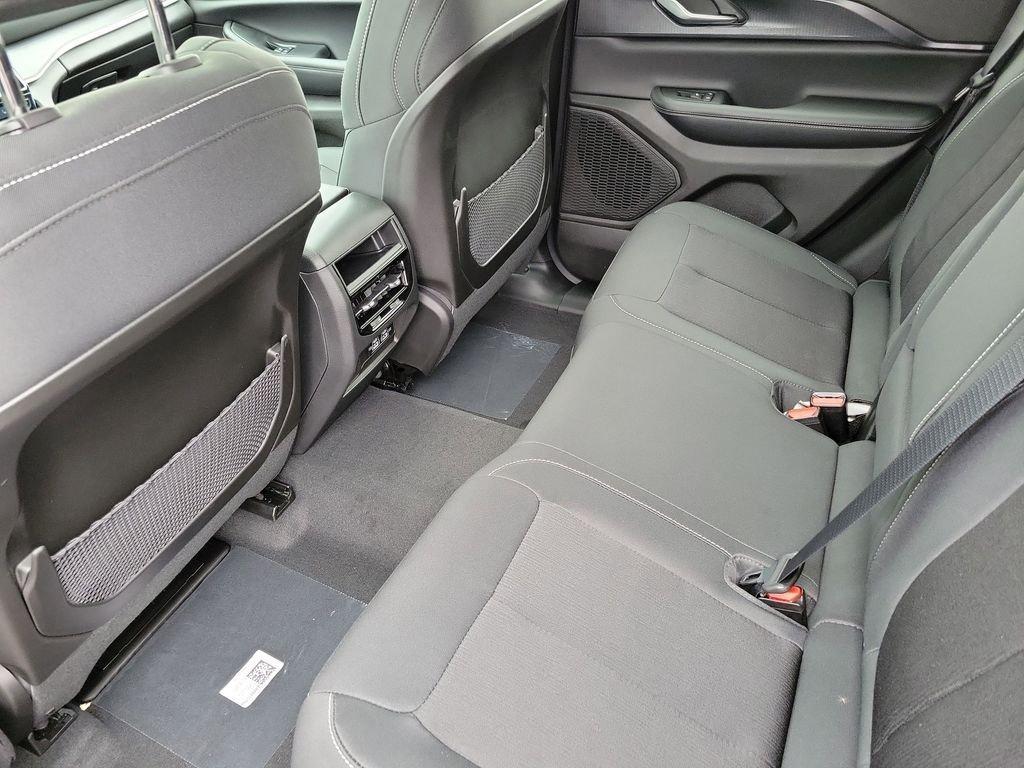 new 2026 Jeep Grand Cherokee car, priced at $41,590