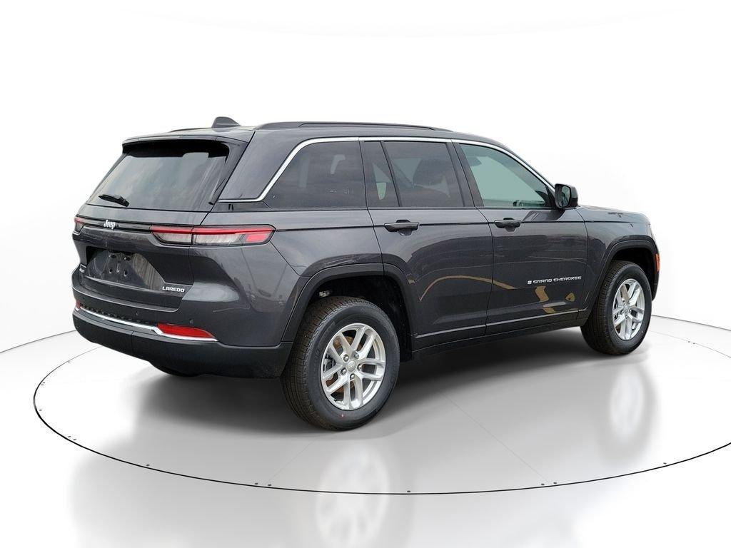 new 2026 Jeep Grand Cherokee car, priced at $41,590