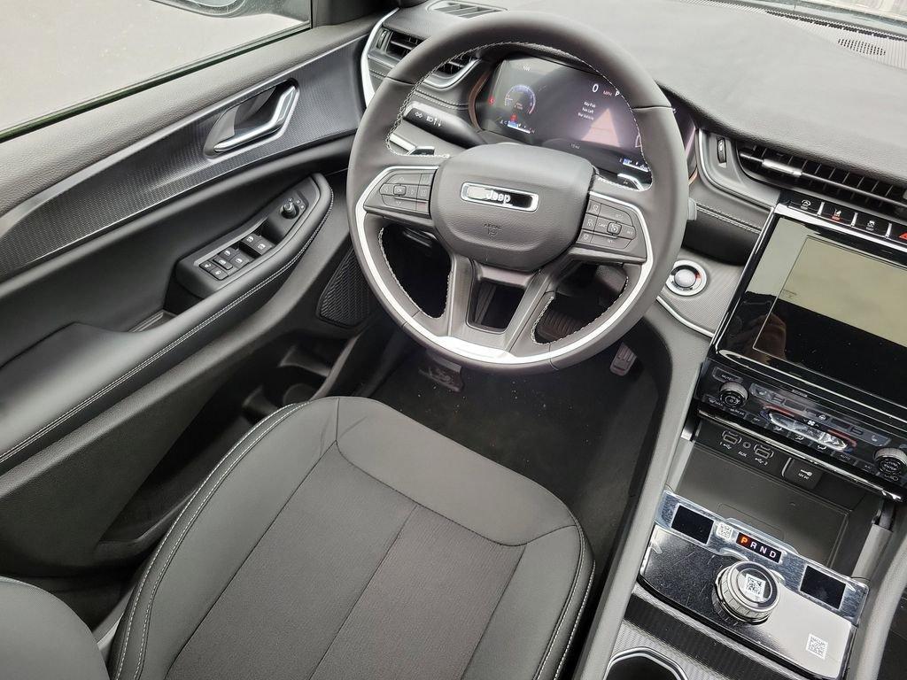 new 2026 Jeep Grand Cherokee car, priced at $41,590