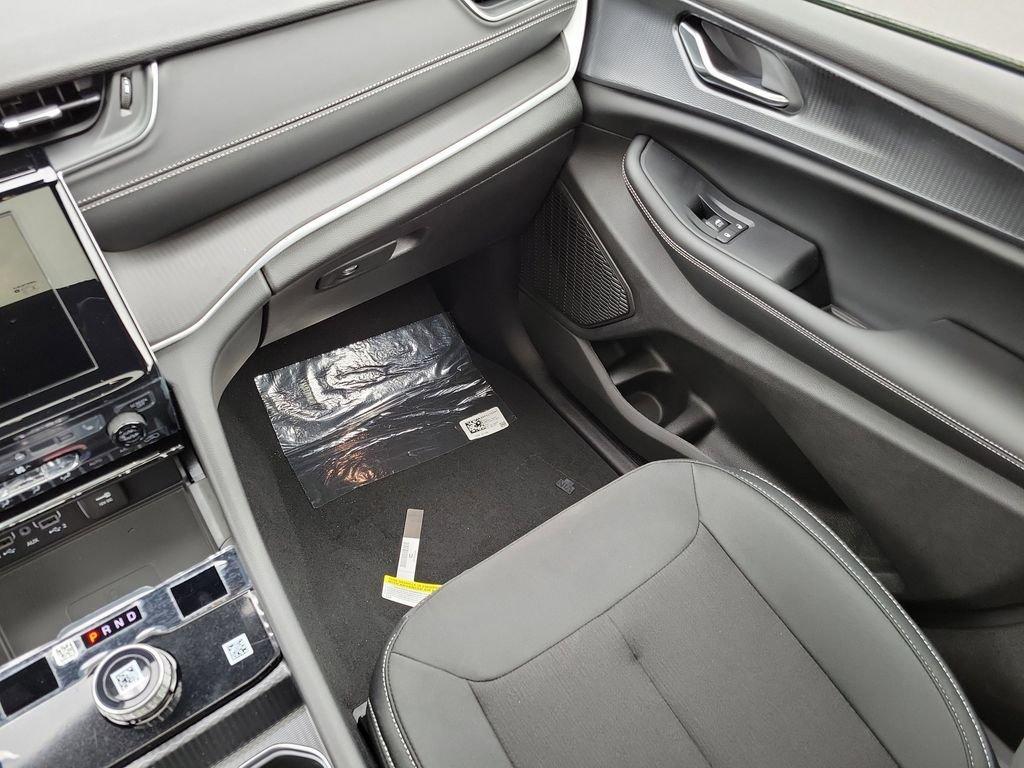 new 2026 Jeep Grand Cherokee car, priced at $41,590